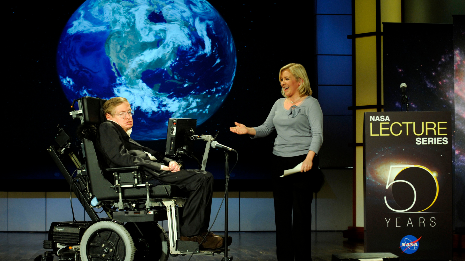 Stephen Hawking’in Kara Delik Teorisi Çözülecek Mi?