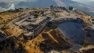 Bergama Pergamon Antik Kenti 1800 Yıllık Geometrik Tabanlı Mozaik Bulundu